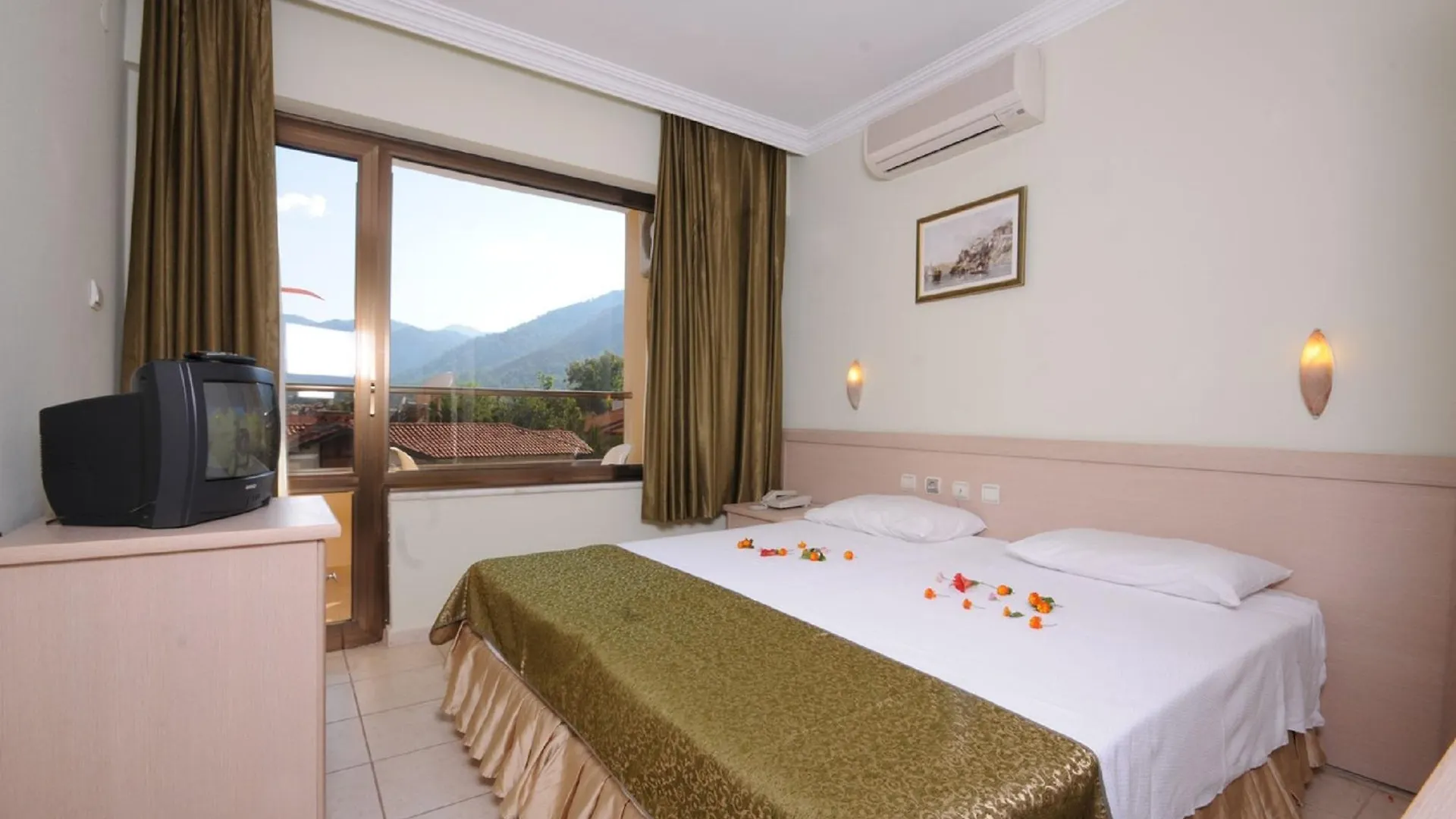 Siesta & Juniper Hotel İçmeler